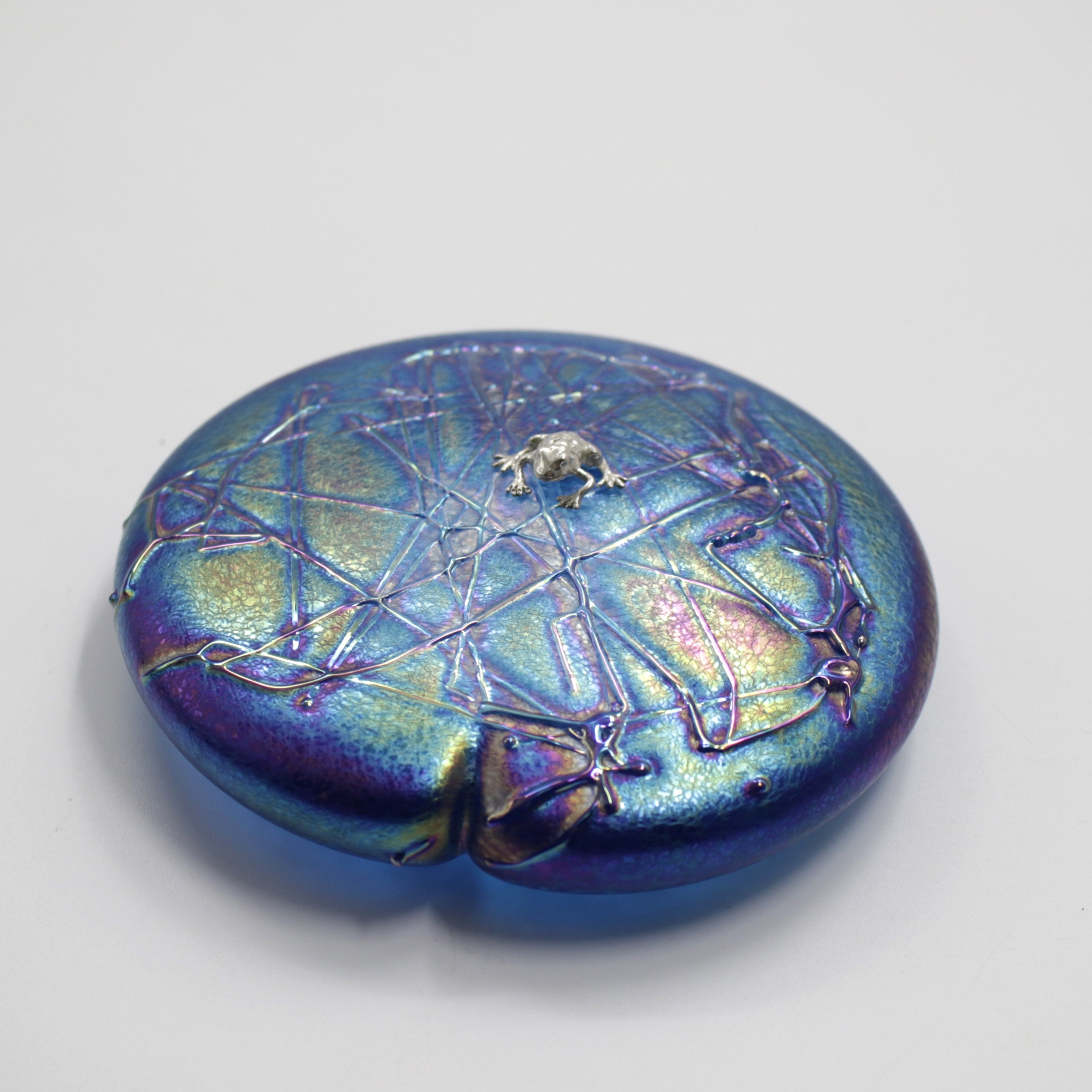 Glass Lily Pad with Silver Frog