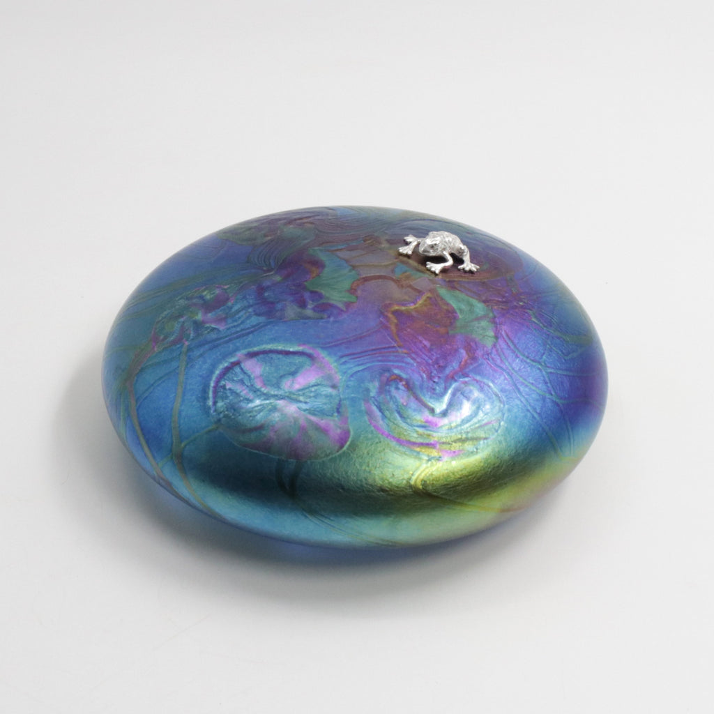 Frog Lily Disc with Paperweight