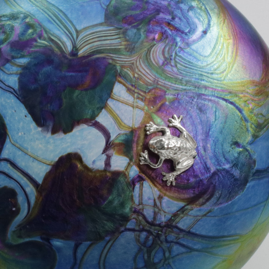 Frog Lily Disc with Paperweight
