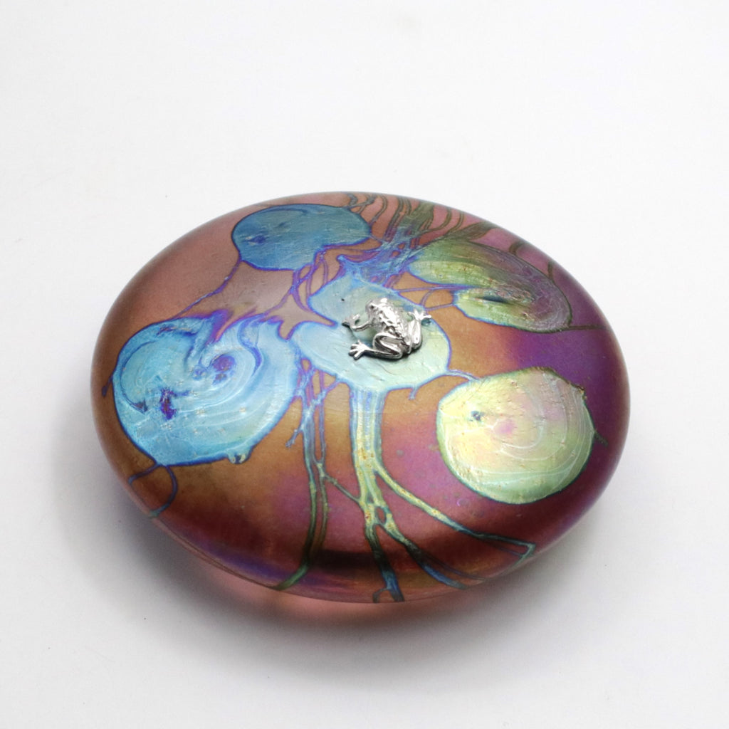Frog Lily Trail Paperweight